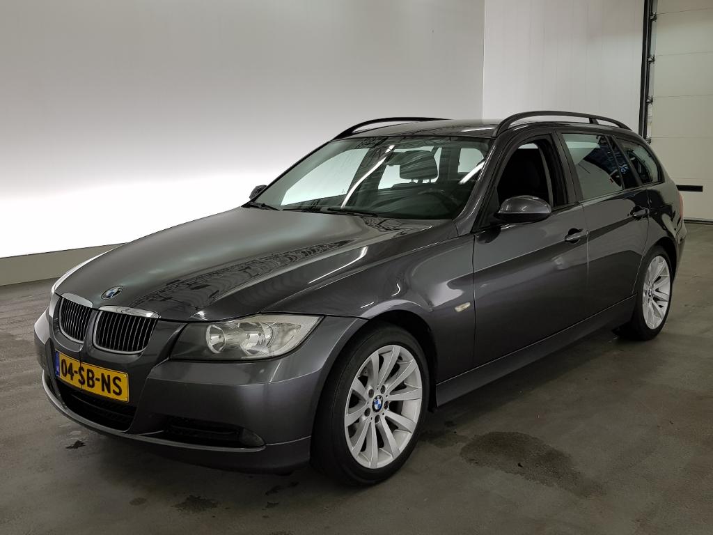BMW 3-SERIE TOURING 320i Dynamic Exec.