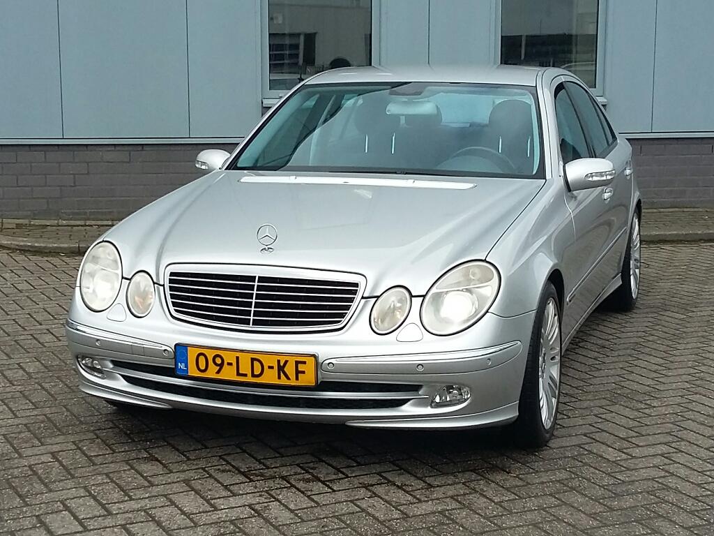 Mercedes-Benz E-KLASSE 240 Avantgarde