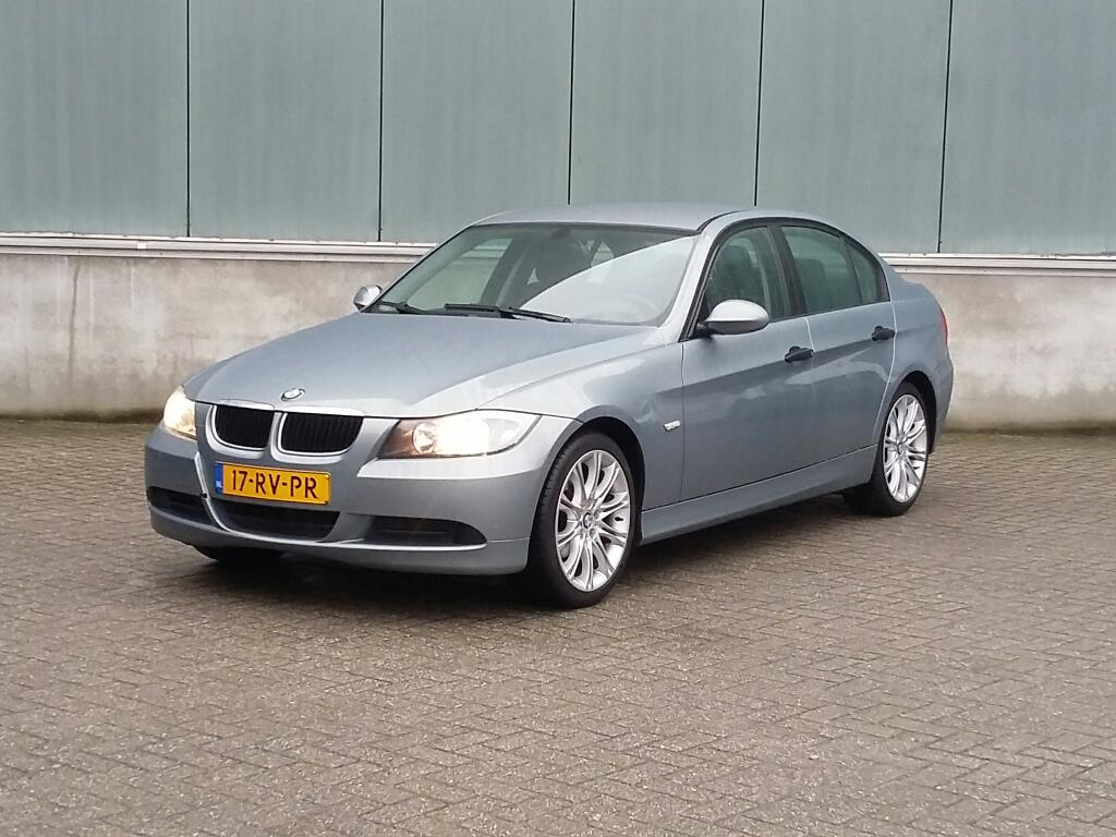 BMW 3-SERIE 318i