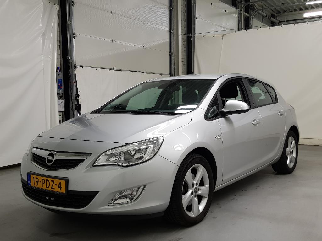 Opel ASTRA 1.6 Turbo Cosmo