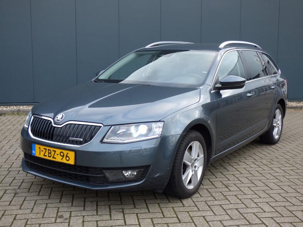 Skoda OCTAVIA COMBI 1.6 TDI Greenl. Bns