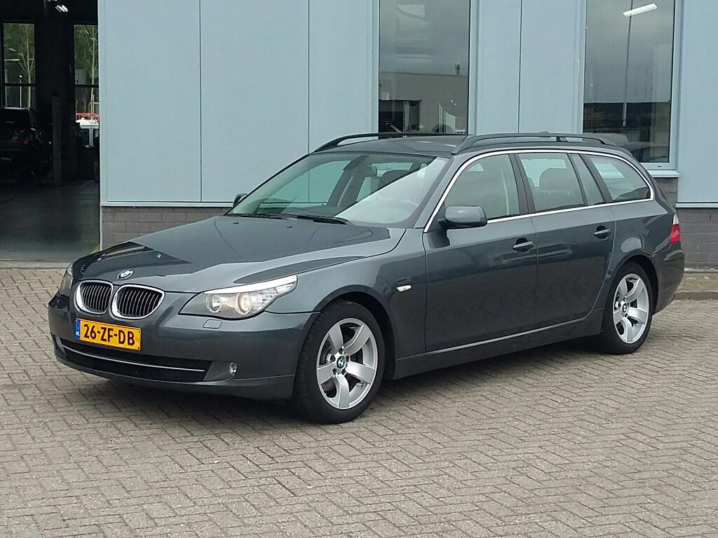 BMW 5-SERIE TOURING 523i Business Line