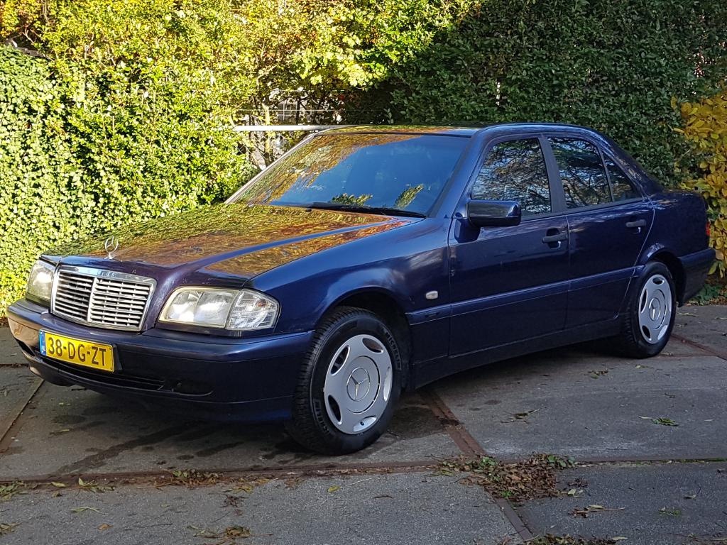 Mercedes-Benz C-KLASSE 180 Classic
