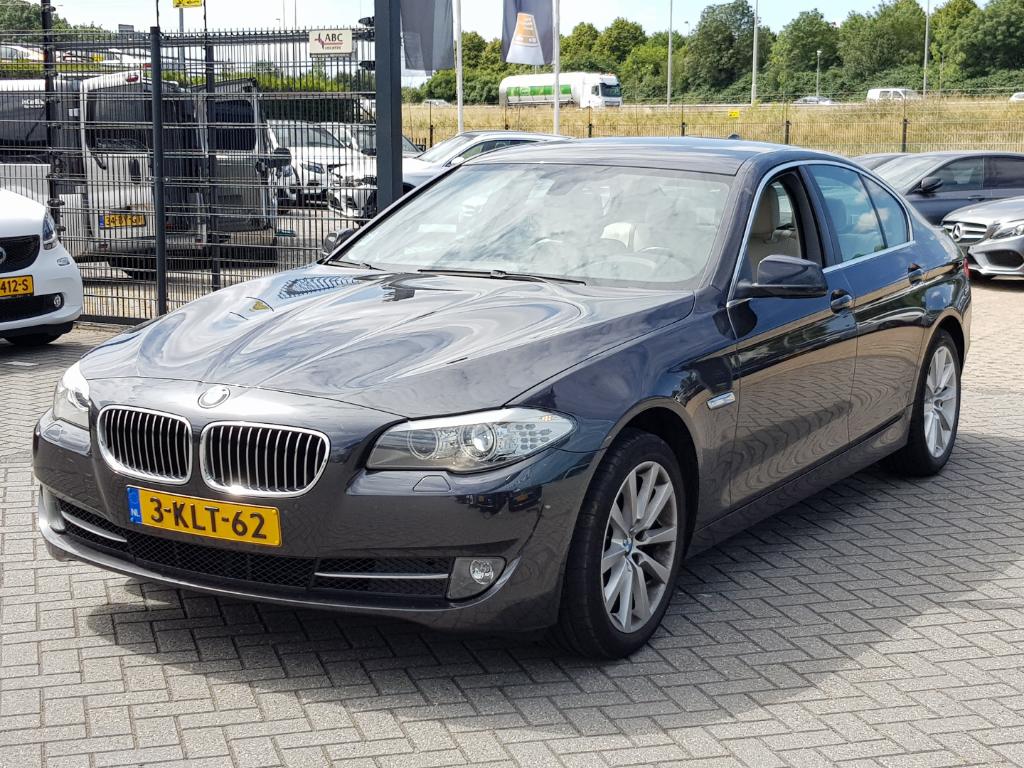 BMW 5-SERIE 528i High Execut. +