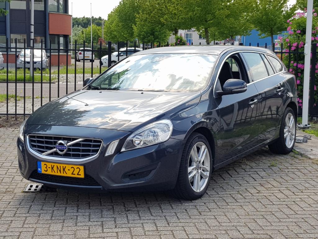 Volvo V60 1.6 T3 Momentum