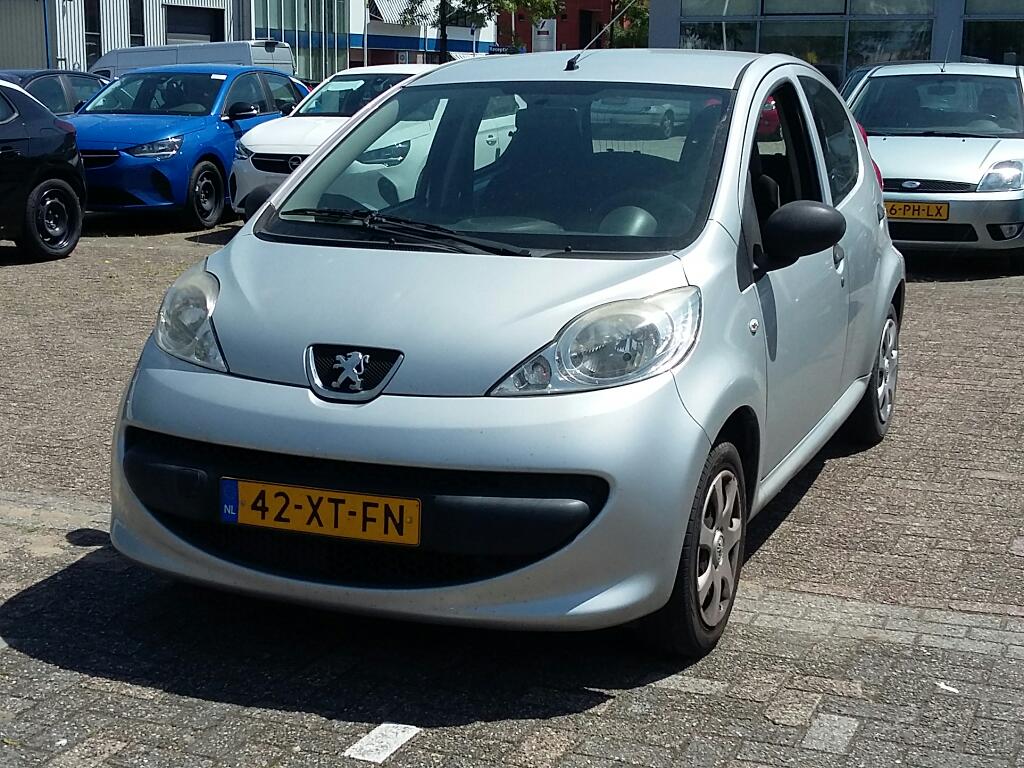 Peugeot 107 1.0-12V XR