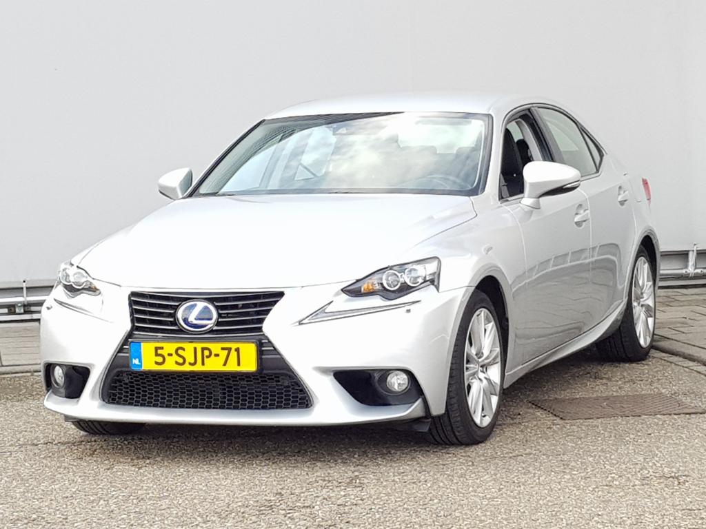 Lexus IS 300h Edition