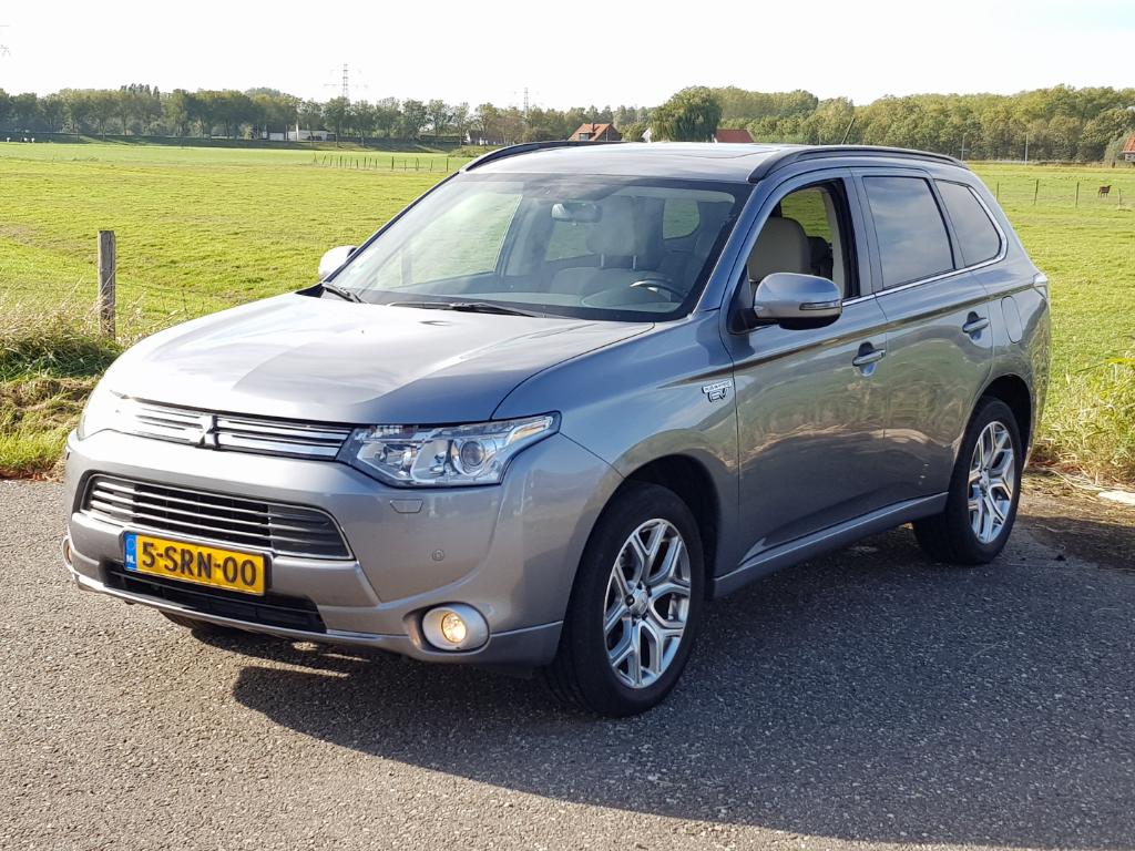 Mitsubishi OUTLANDER 2.0 PHEV Instyle