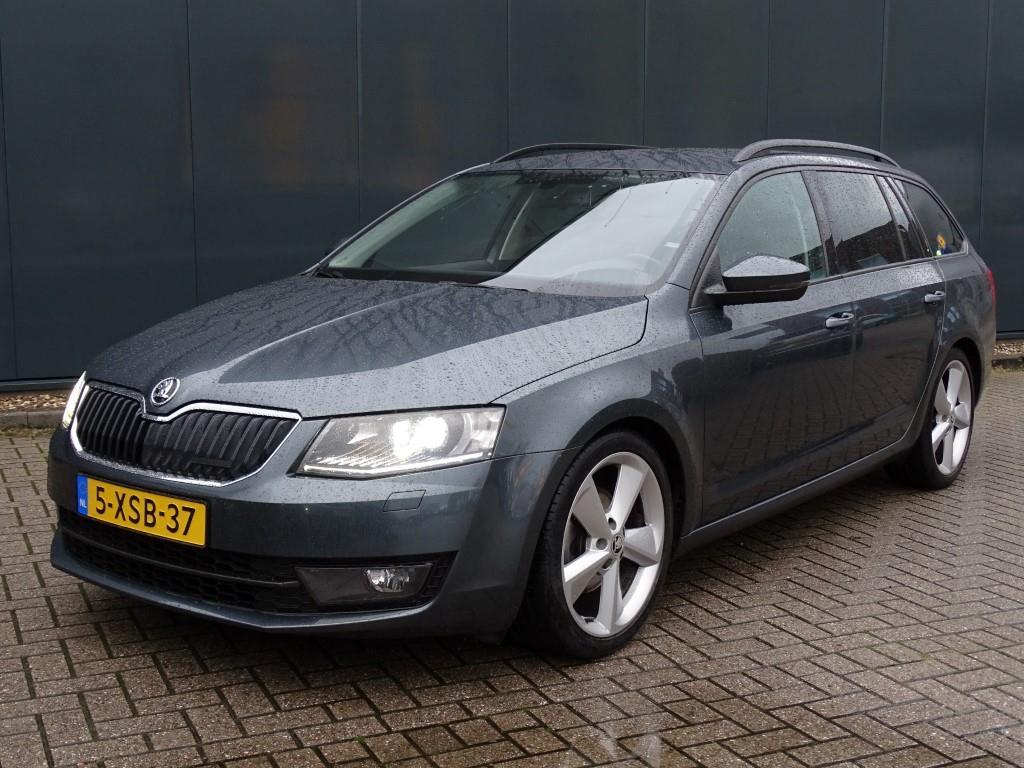 Skoda OCTAVIA COMBI 1.6 TDI Greenl. Bns