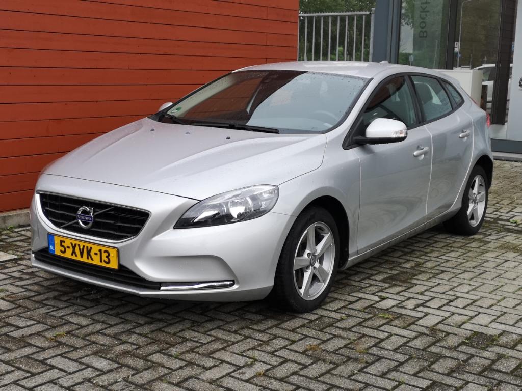 Volvo V40 2.0 D4 R-Design Bns