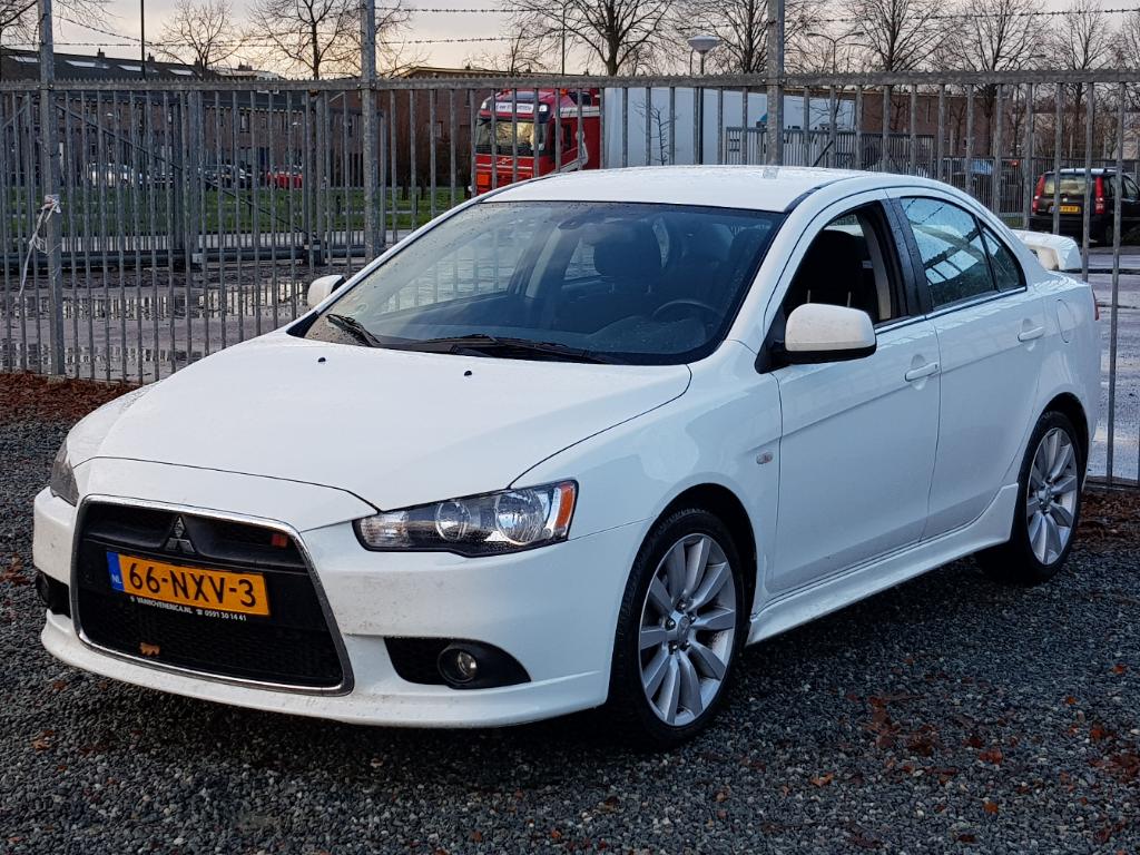 Mitsubishi LANCER SPORTS SEDAN 2.0 DI-D Intense