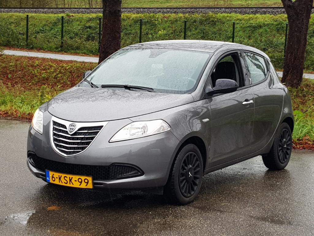 Lancia Y(PSILON) 0.9 TwinAir Silver +