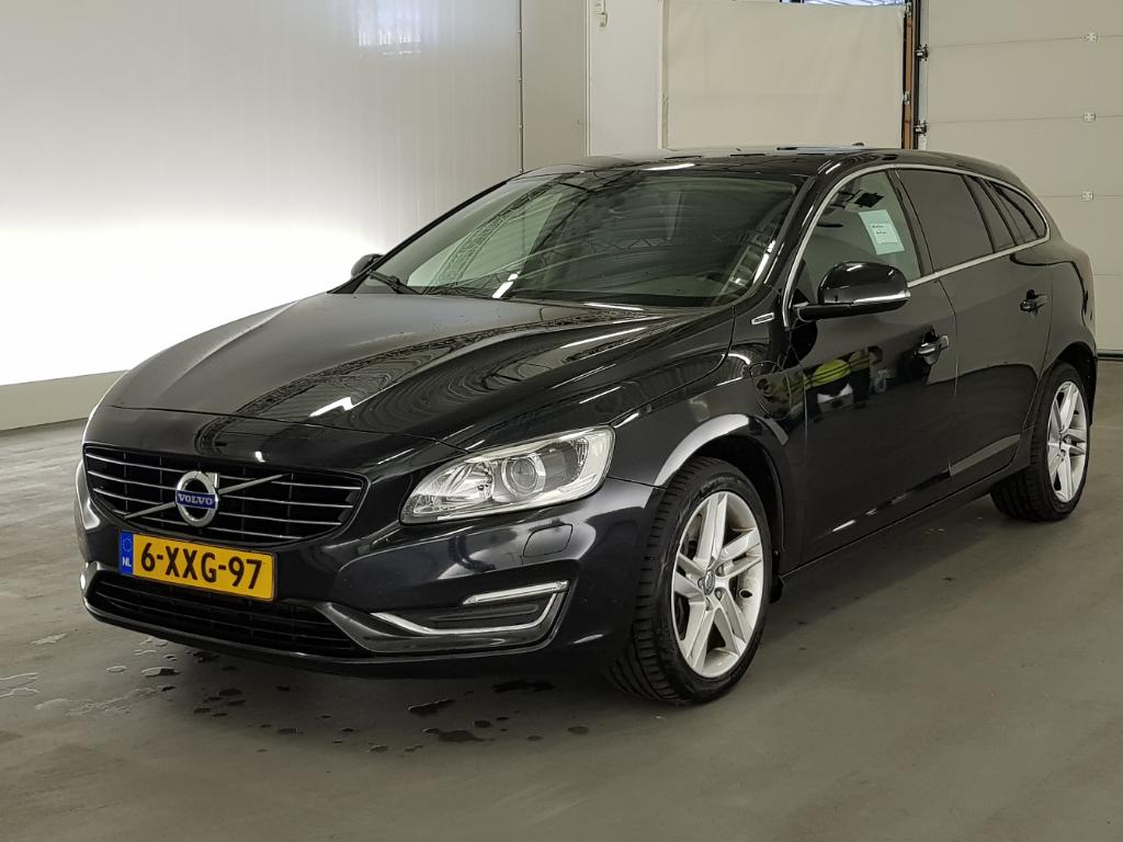 Volvo V60 2.4 D6 AWD Pl.i R-D.