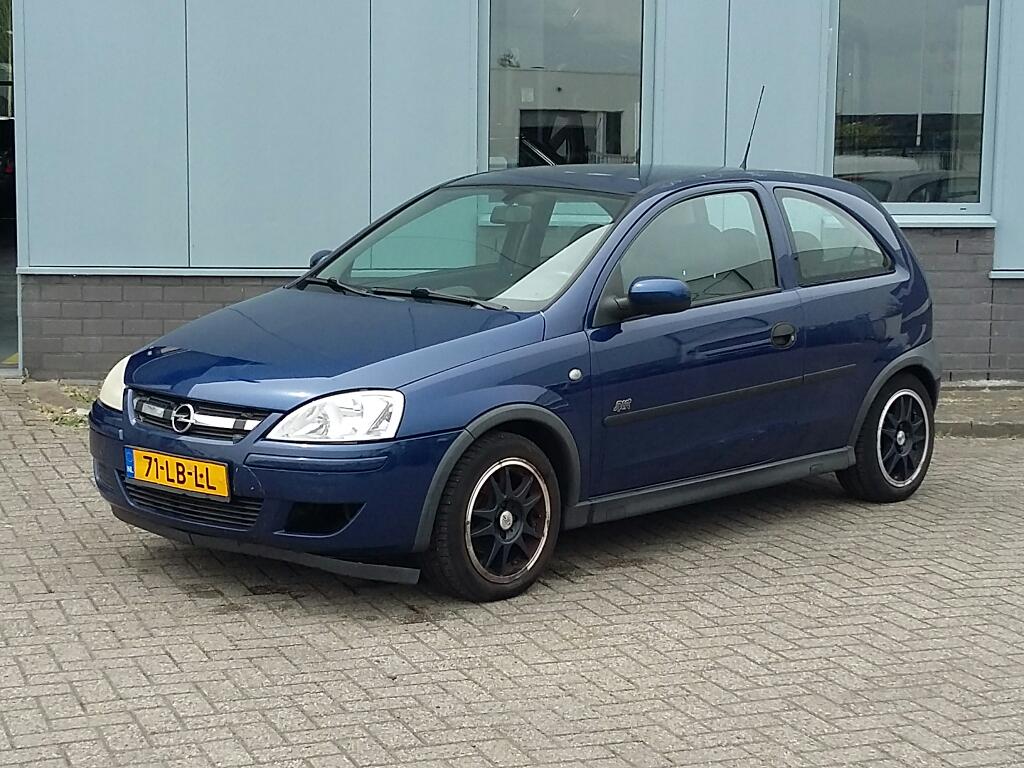 Opel CORSA 1.2-16V Sport