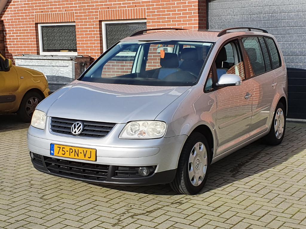 Volkswagen TOURAN 2.0-16V FSI Trendl.