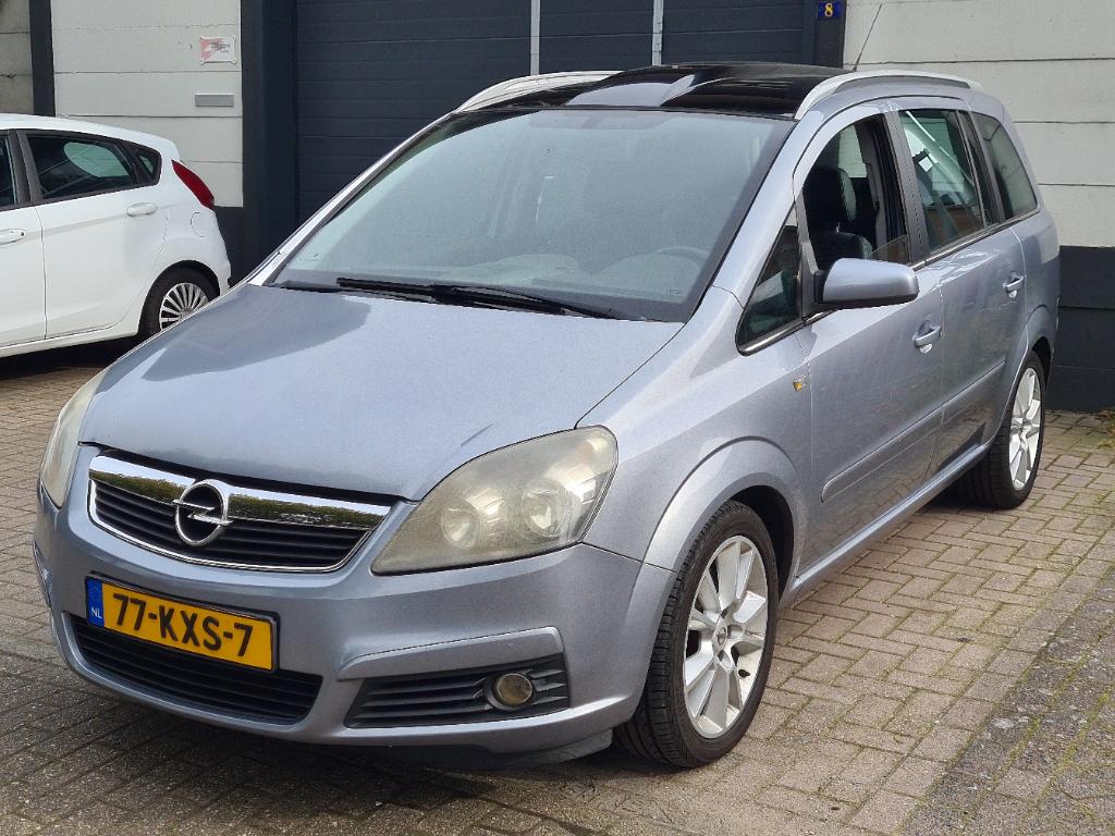 Opel ZAFIRA 2.2 Executive 7p