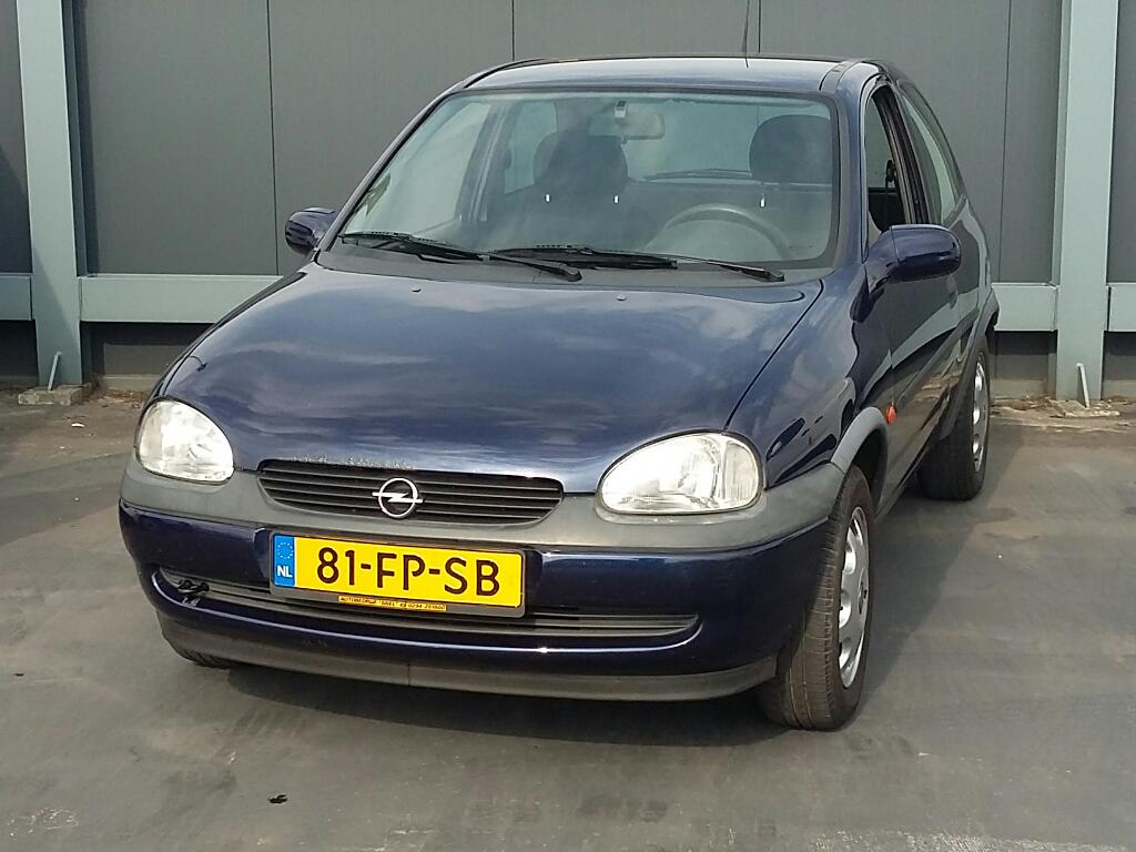 Opel CORSA 1.2i-16V Onyx