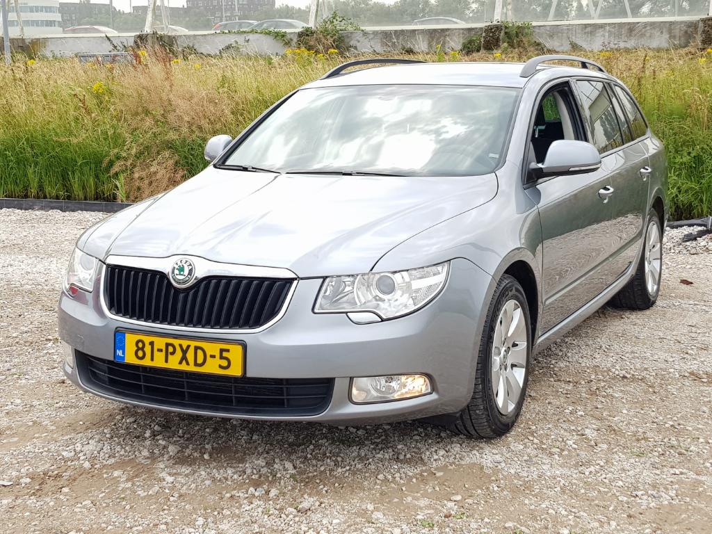 Skoda SUPERB COMBI 1.6 TDI Grl.Comf.Bns