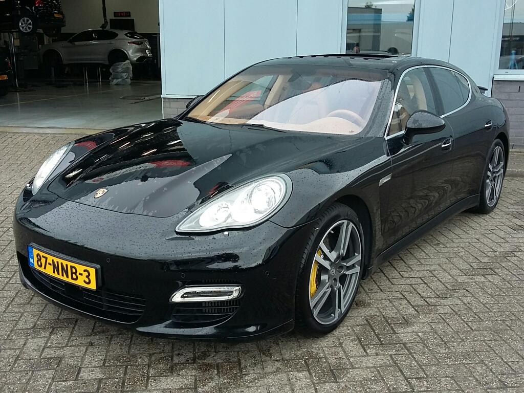 Porsche PANAMERA 4.8 Turbo