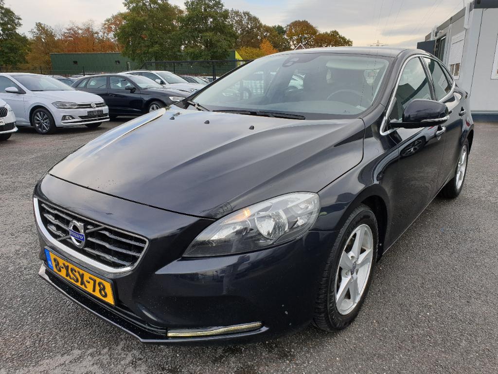 Volvo V40 2.0 D4 Momentum Bns