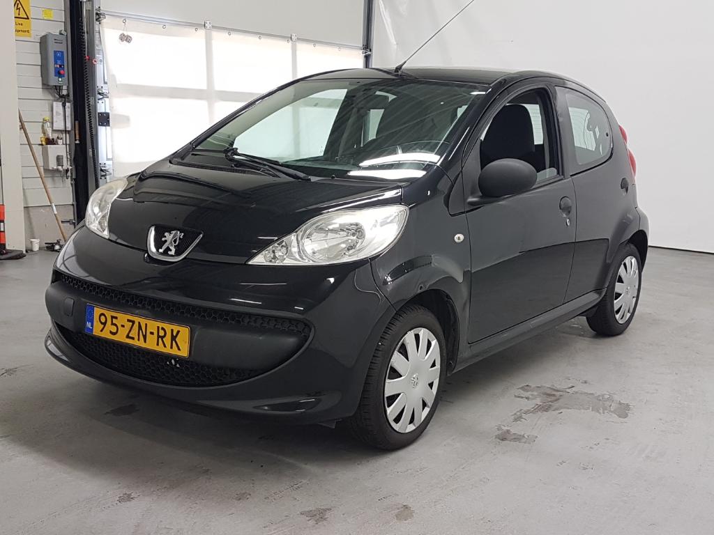 Peugeot 107 1.0-12V XR