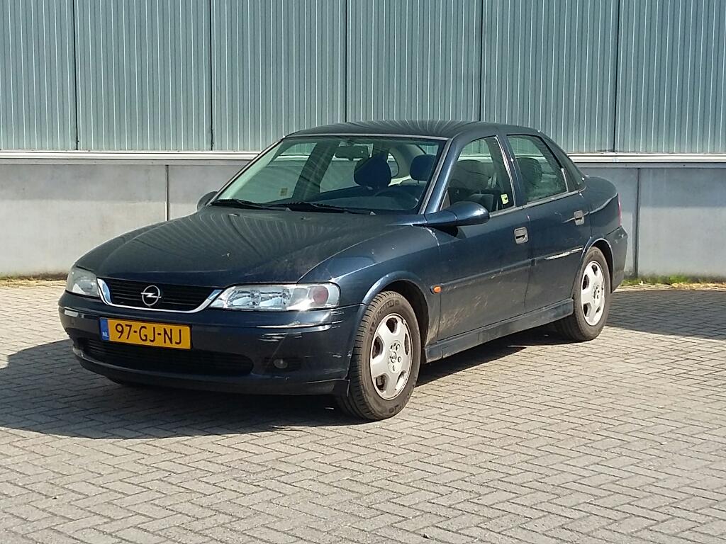Opel VECTRA 1.6-16V Business Ed.