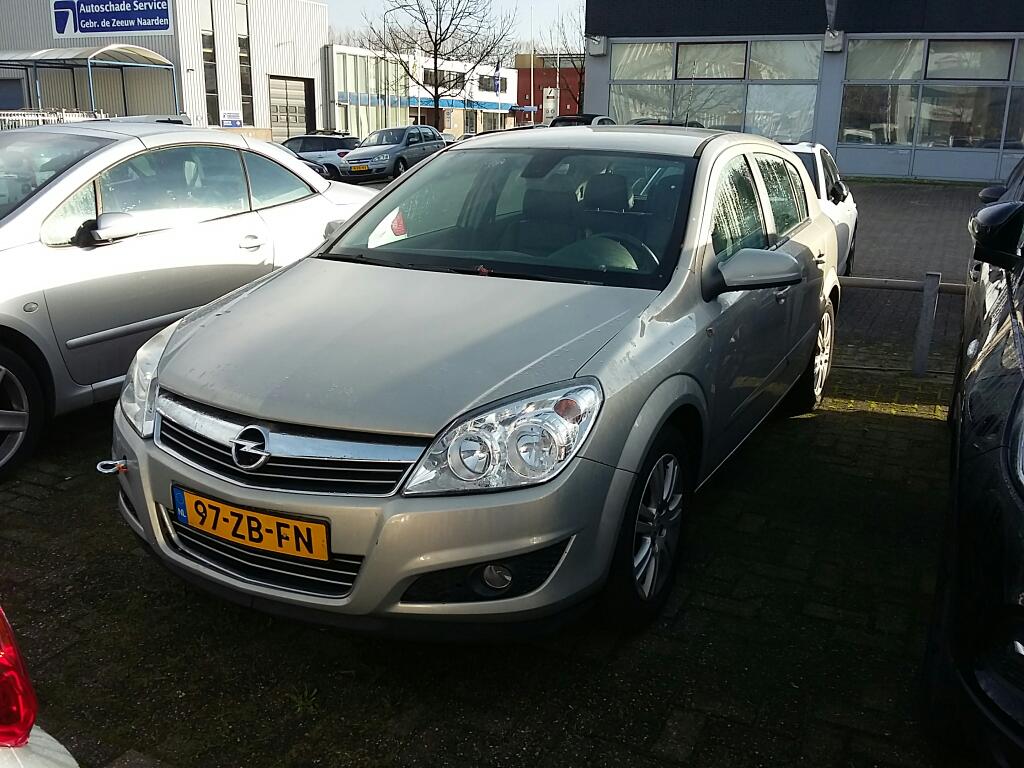 Opel ASTRA 1.6 Cosmo