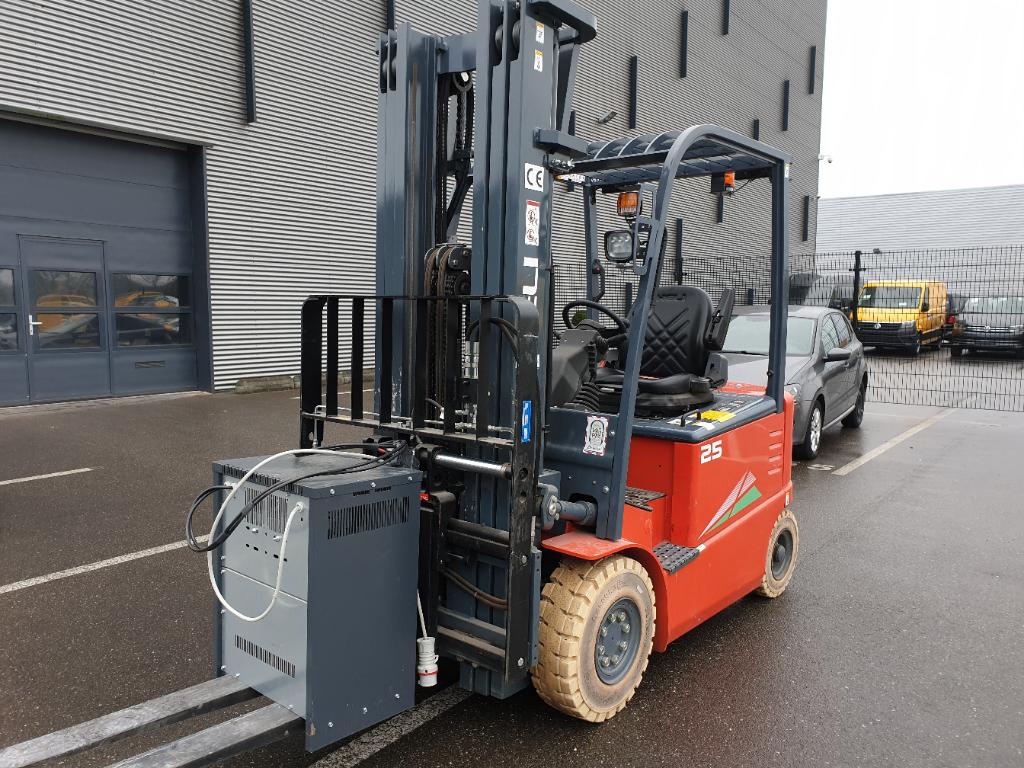 Heftruck Combilift Heftruck Heli CPD25-GD2 4,7mtr triplo/freelift 3 f 470 sideshift