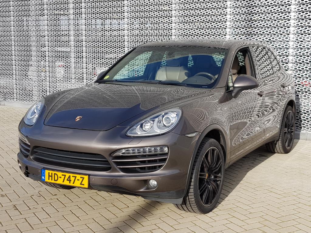 Porsche CAYENNE 3.0 D Platinum Ed.