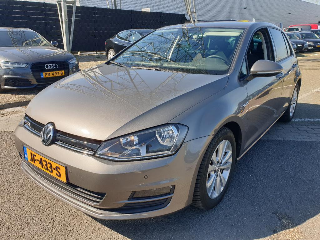Volkswagen GOLF 1.0 TSI Bns Ed. Con