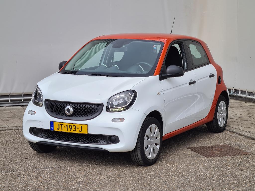Smart FORFOUR 1.0 Pure Cool and Audio Comfort Urban