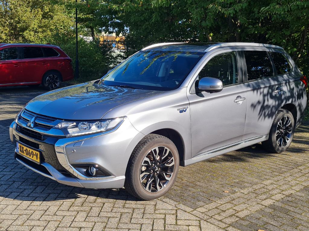 Mitsubishi OUTLANDER 2.0 PHEV Instyle+