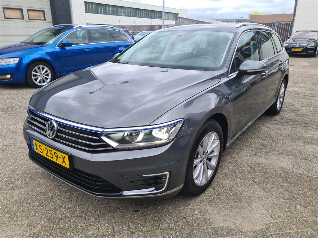 Volkswagen PASSAT VARIANT 1.4 TSI GTE Con. Ser