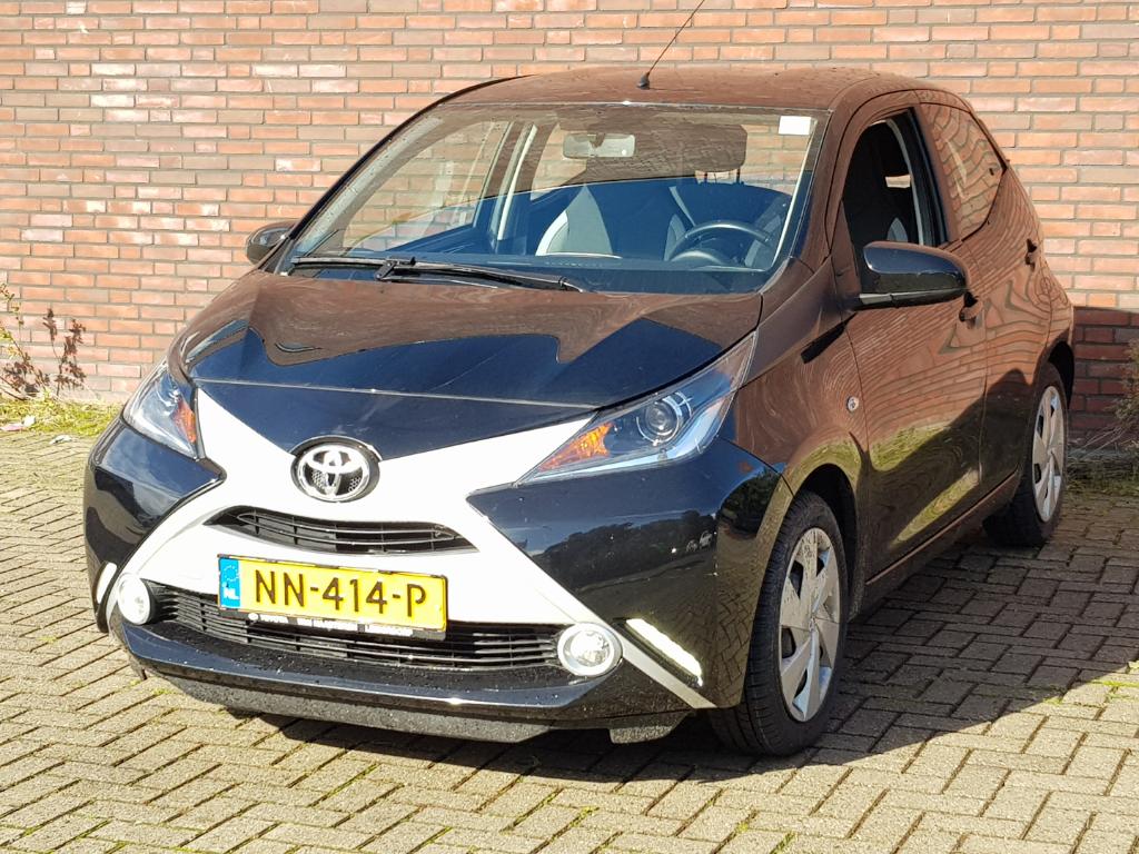 Toyota AYGO 1.0 VVT-i x-play