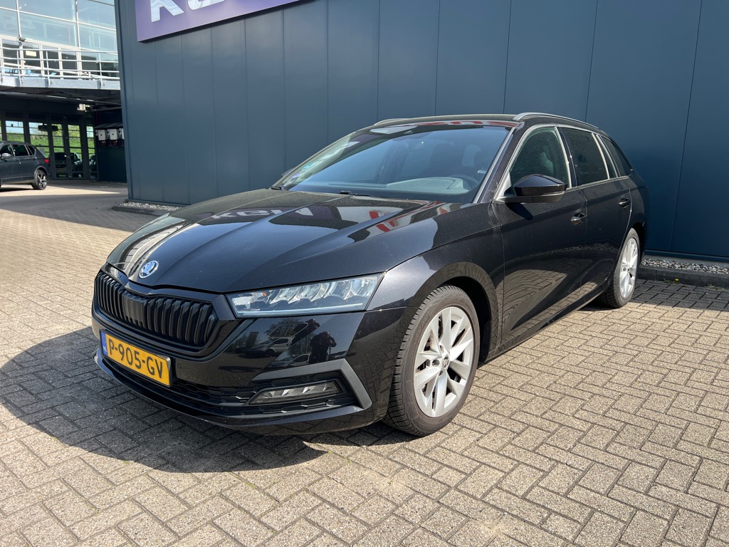 Skoda OCTAVIA COMBI 1.0 e-TSI Business Edition Plus