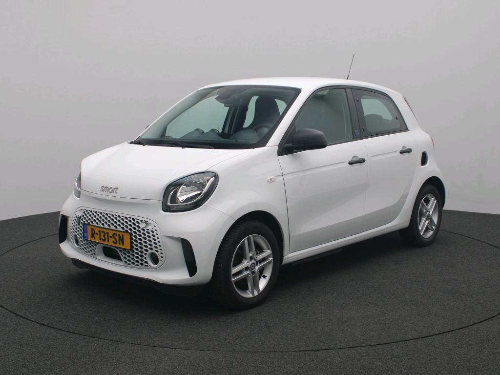 Smart FORFOUR  EQ Essential 18 kWh P31 Cool and Audio LED LM 15"
