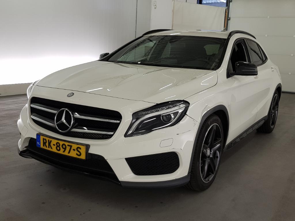 Mercedes-Benz GLA-Klasse 180 AMG-line