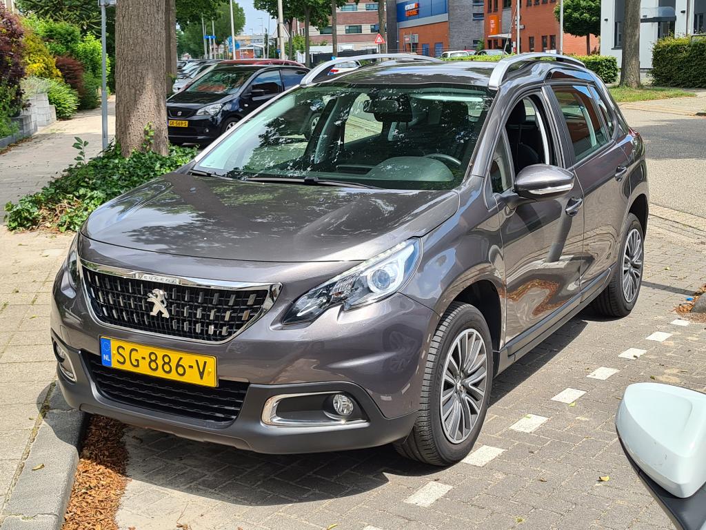 Peugeot 2008 1.2 PureT. Blue Lion