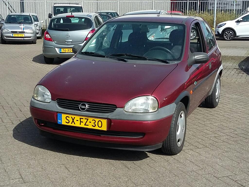 Opel CORSA 1.4i Strada